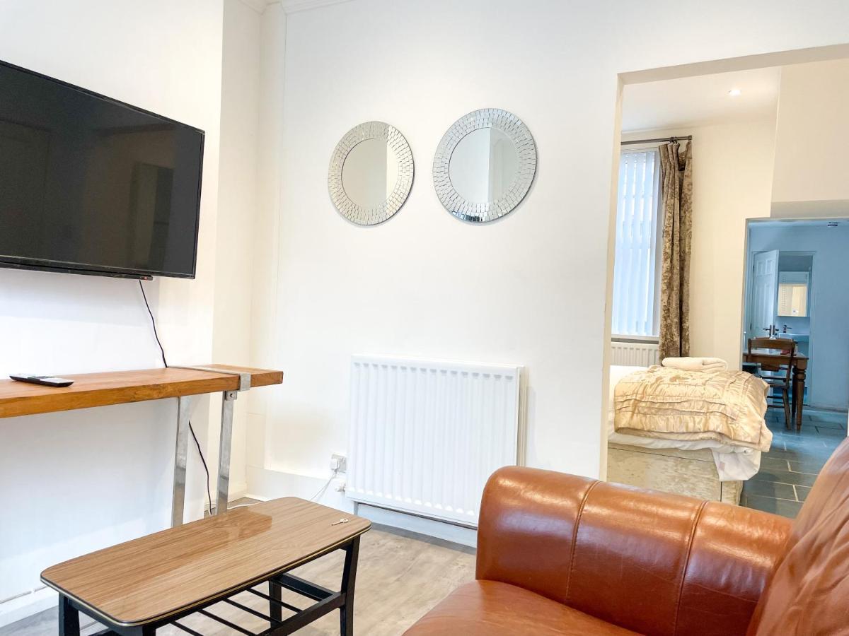 217 Roden Street Apartment Белфаст Екстериор снимка